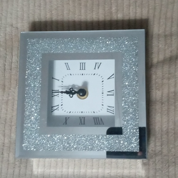 Clocks - Picture 3 of 4